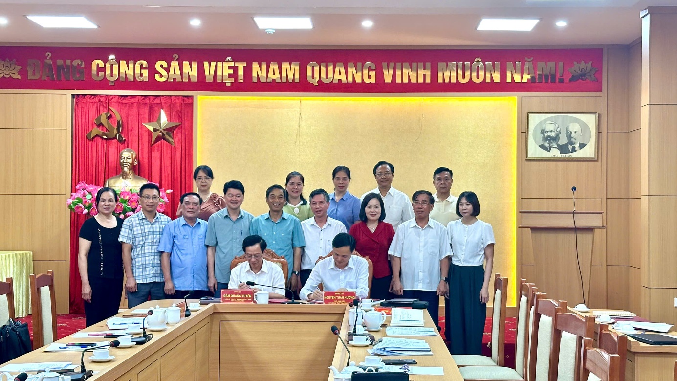 Hội nghị chuyển giao các Hội do Đảng, Nhà nước giao nhiệm vụ tỉnh Thái Nguyên về trực thuộc Ủy ban MTTQ Việt Nam tỉnh Thái Nguyên