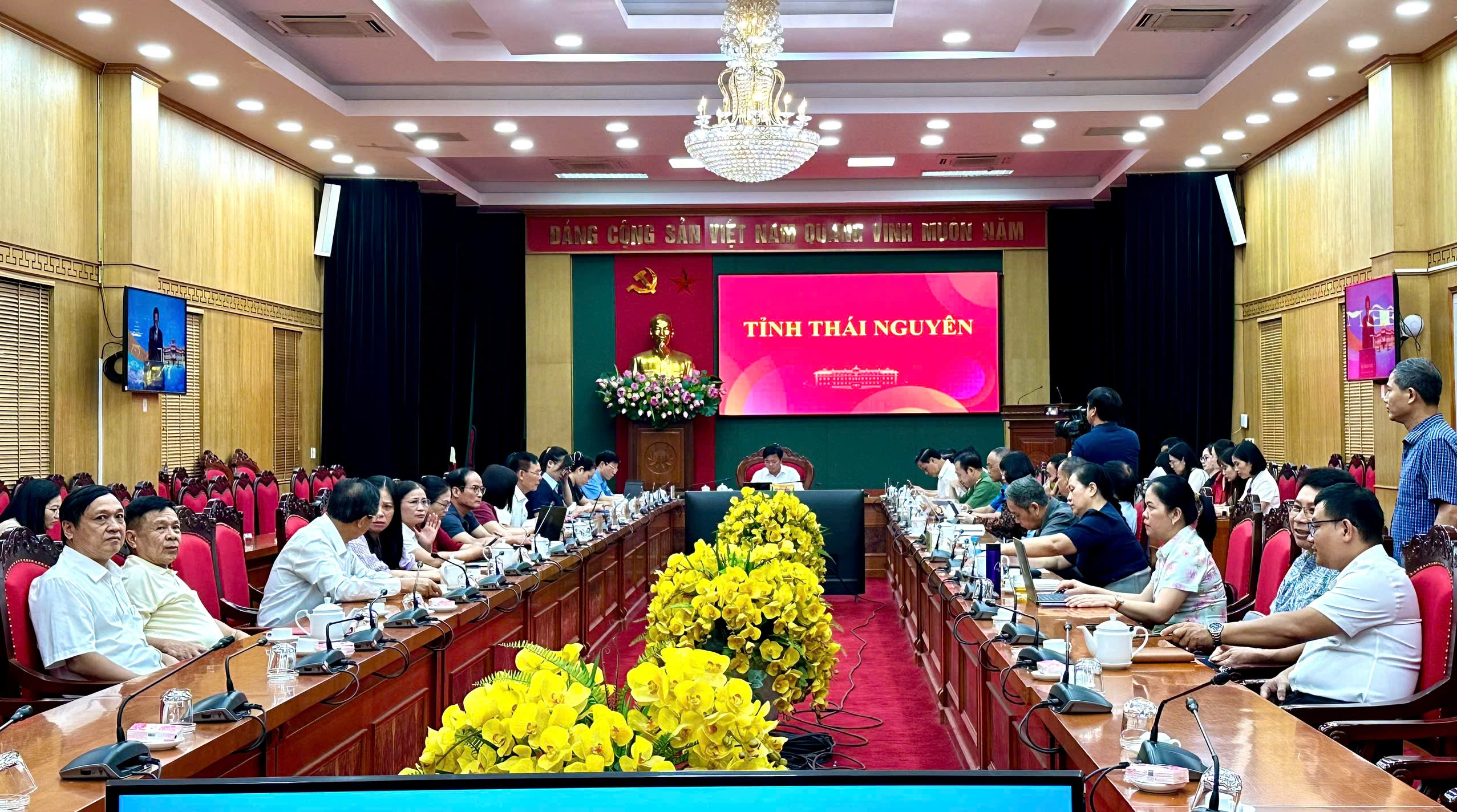 Thái Nguyên tham dự Phiên toàn thể về đối ngoại Đảng, đối ngoại nhân dân trong khuôn khổ Hội nghị Ngoại giao lần thứ 33